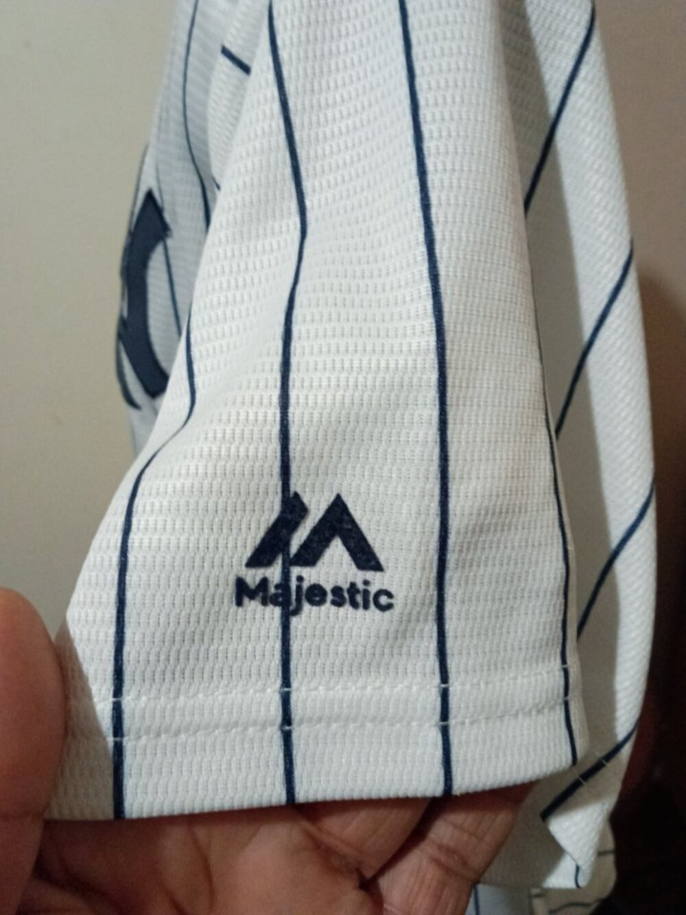 Majestic New York Yankees Sanchez 24 Jersey Youth X-Large 16/18  White Button up - Picture 6 of 14